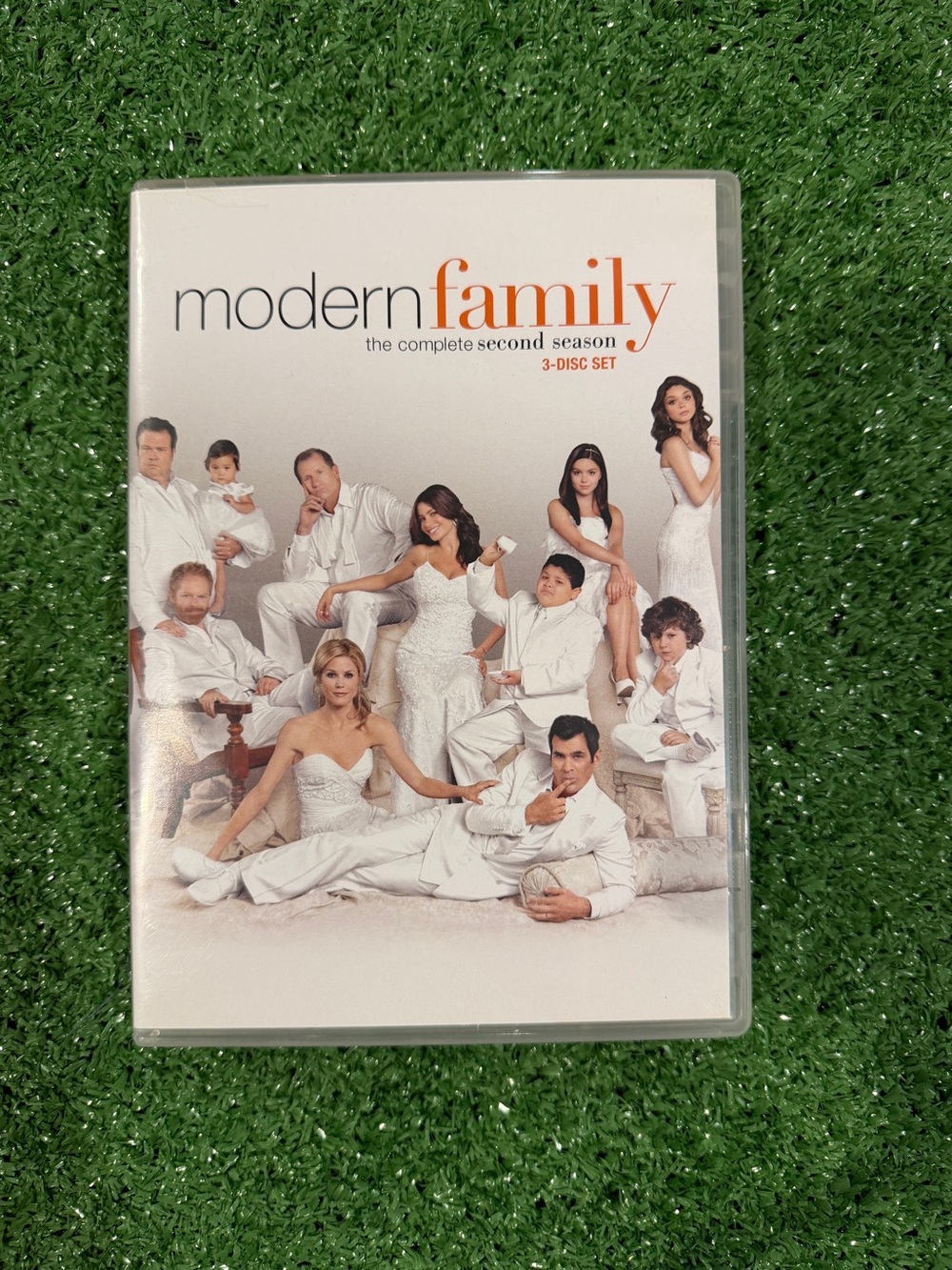 📺 MODERN FAMILY SEASON 2 DVD